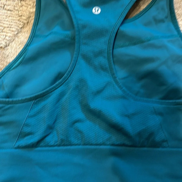 Lululemon sz 10  Ebb to Train Bra Laguna great pre owned condition - Picture 8 of 13